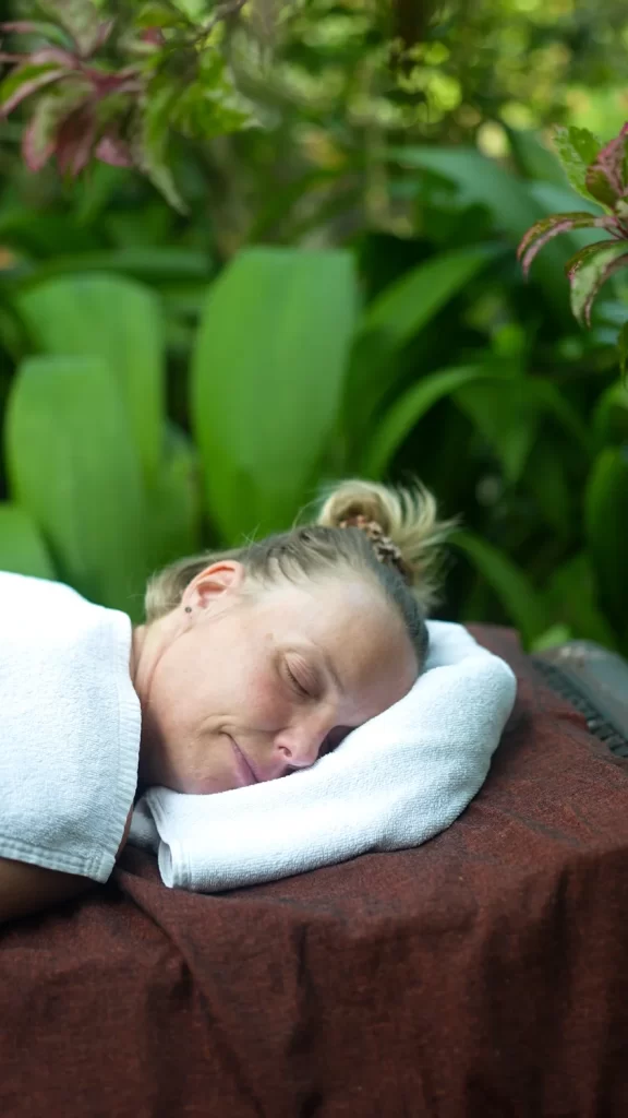A traditional Hela Ayurveda head treatment at Medusa Bungalow